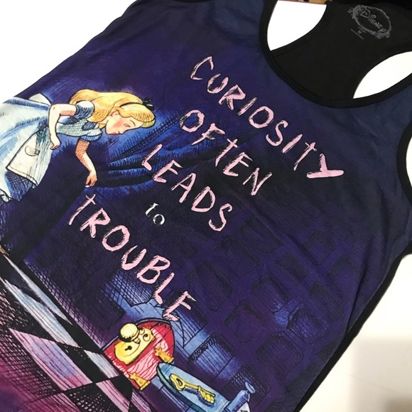 Disney Alice in Wonderland Tank and 2 Tsum Tsum Characters - Picture 6 of 11